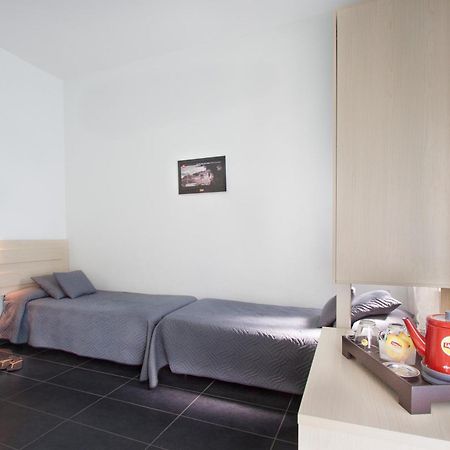 Hotel Spiaggia Marconi Ρίμινι Εξωτερικό φωτογραφία