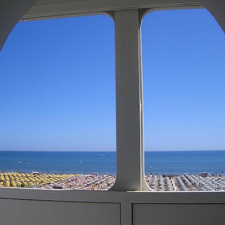 Hotel Spiaggia Marconi Ρίμινι Εξωτερικό φωτογραφία