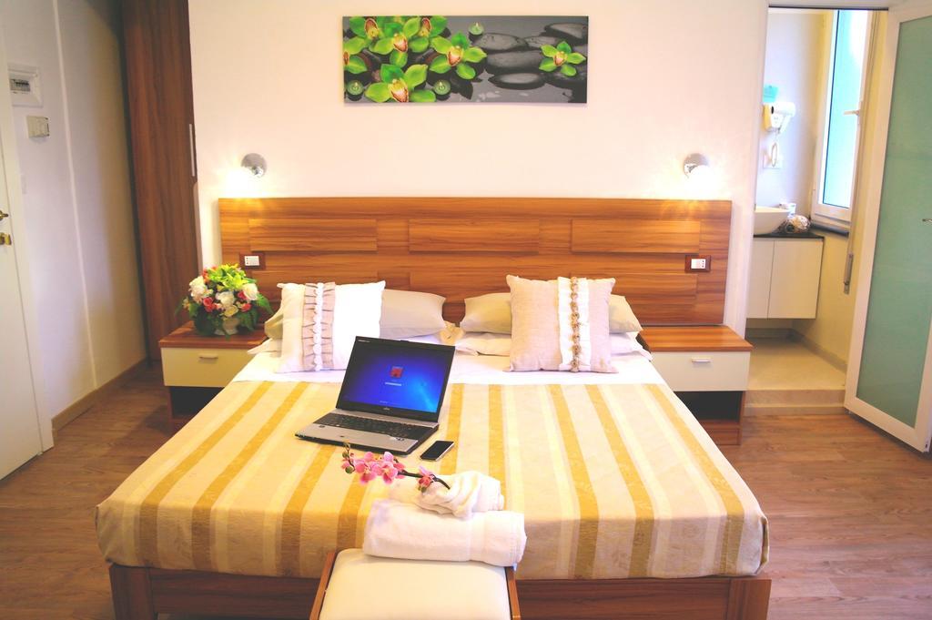 Hotel Spiaggia Marconi Ρίμινι Εξωτερικό φωτογραφία