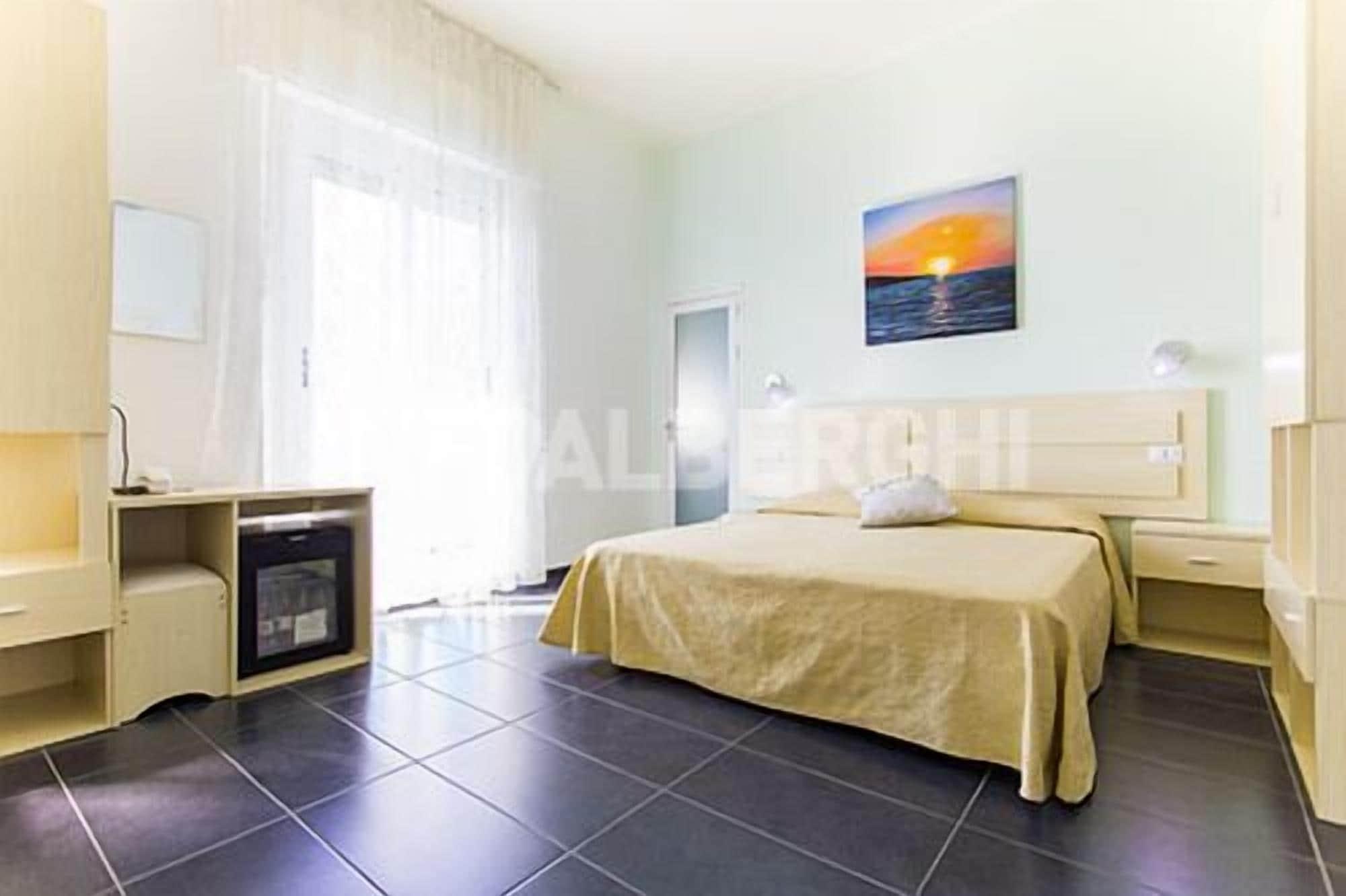 Hotel Spiaggia Marconi Ρίμινι Εξωτερικό φωτογραφία