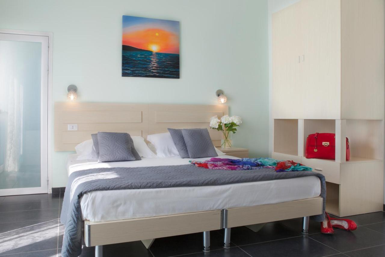 Hotel Spiaggia Marconi Ρίμινι Εξωτερικό φωτογραφία