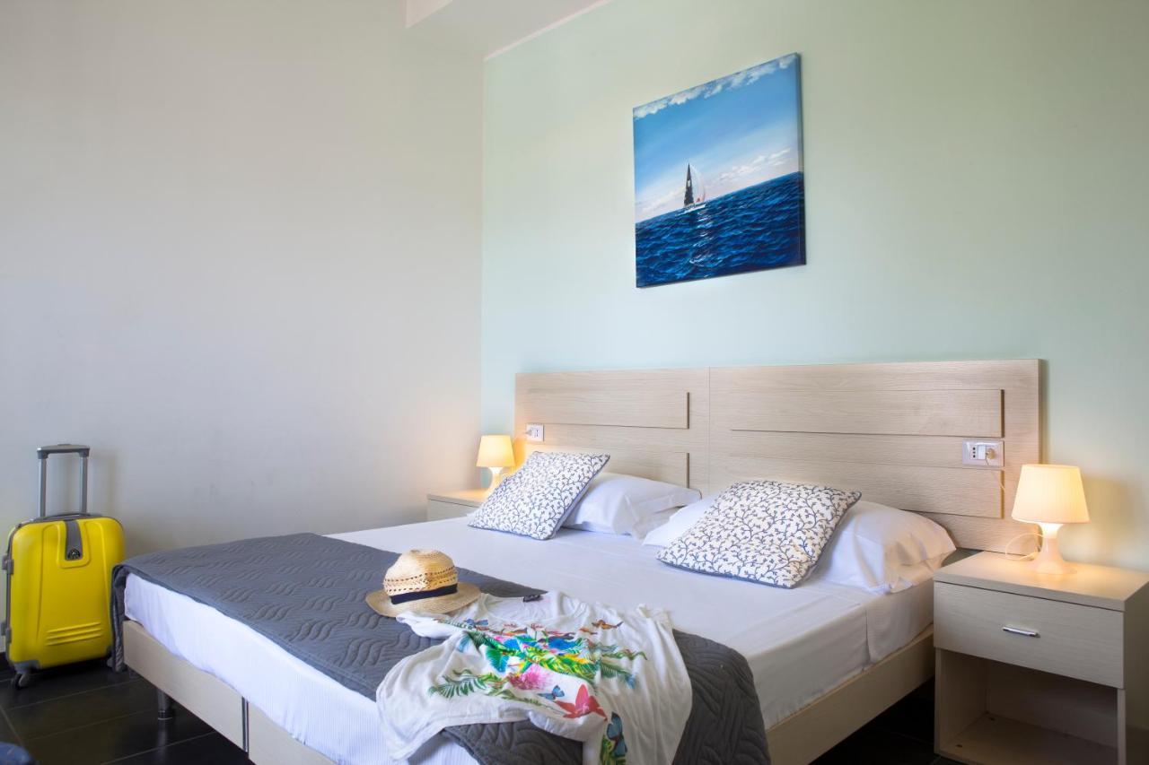 Hotel Spiaggia Marconi Ρίμινι Εξωτερικό φωτογραφία