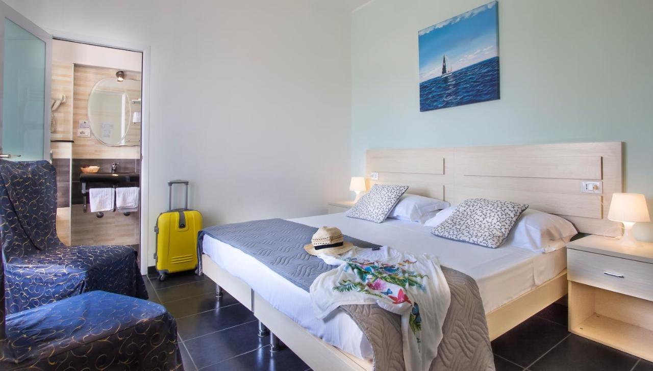 Hotel Spiaggia Marconi Ρίμινι Εξωτερικό φωτογραφία