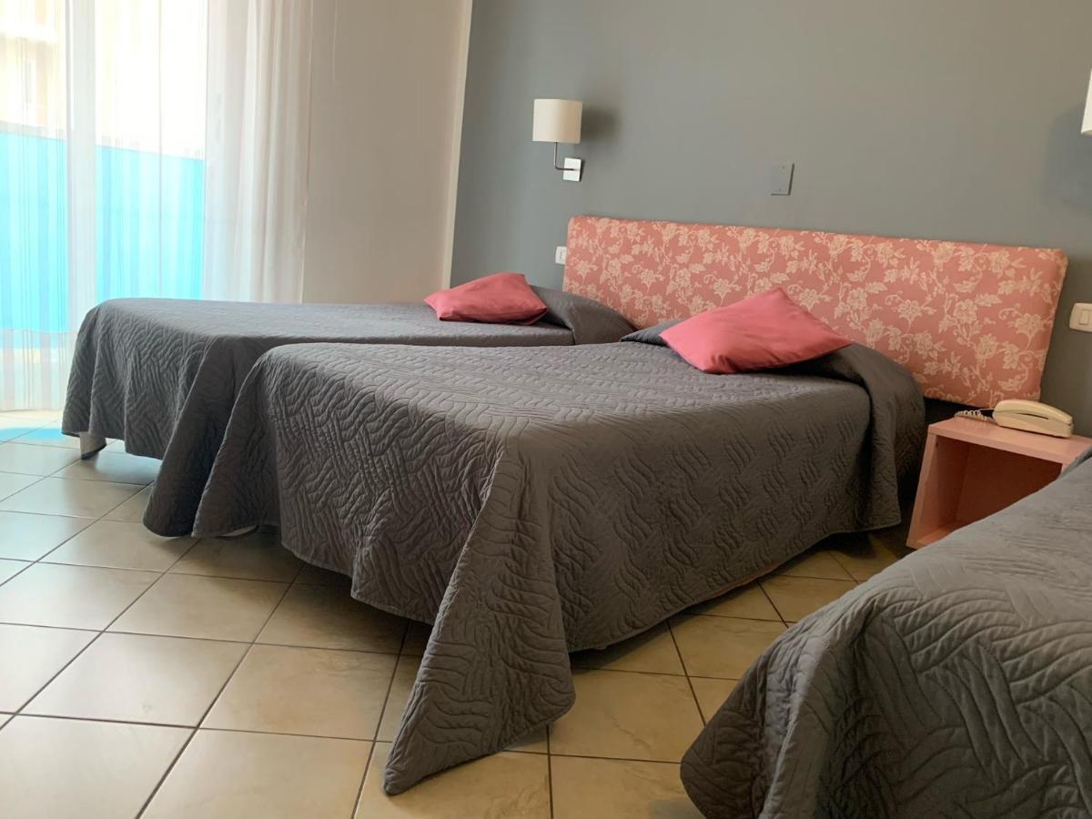 Hotel Spiaggia Marconi Ρίμινι Εξωτερικό φωτογραφία