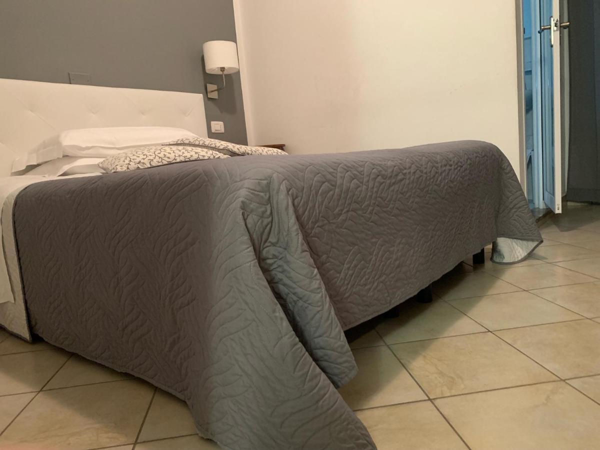 Hotel Spiaggia Marconi Ρίμινι Εξωτερικό φωτογραφία
