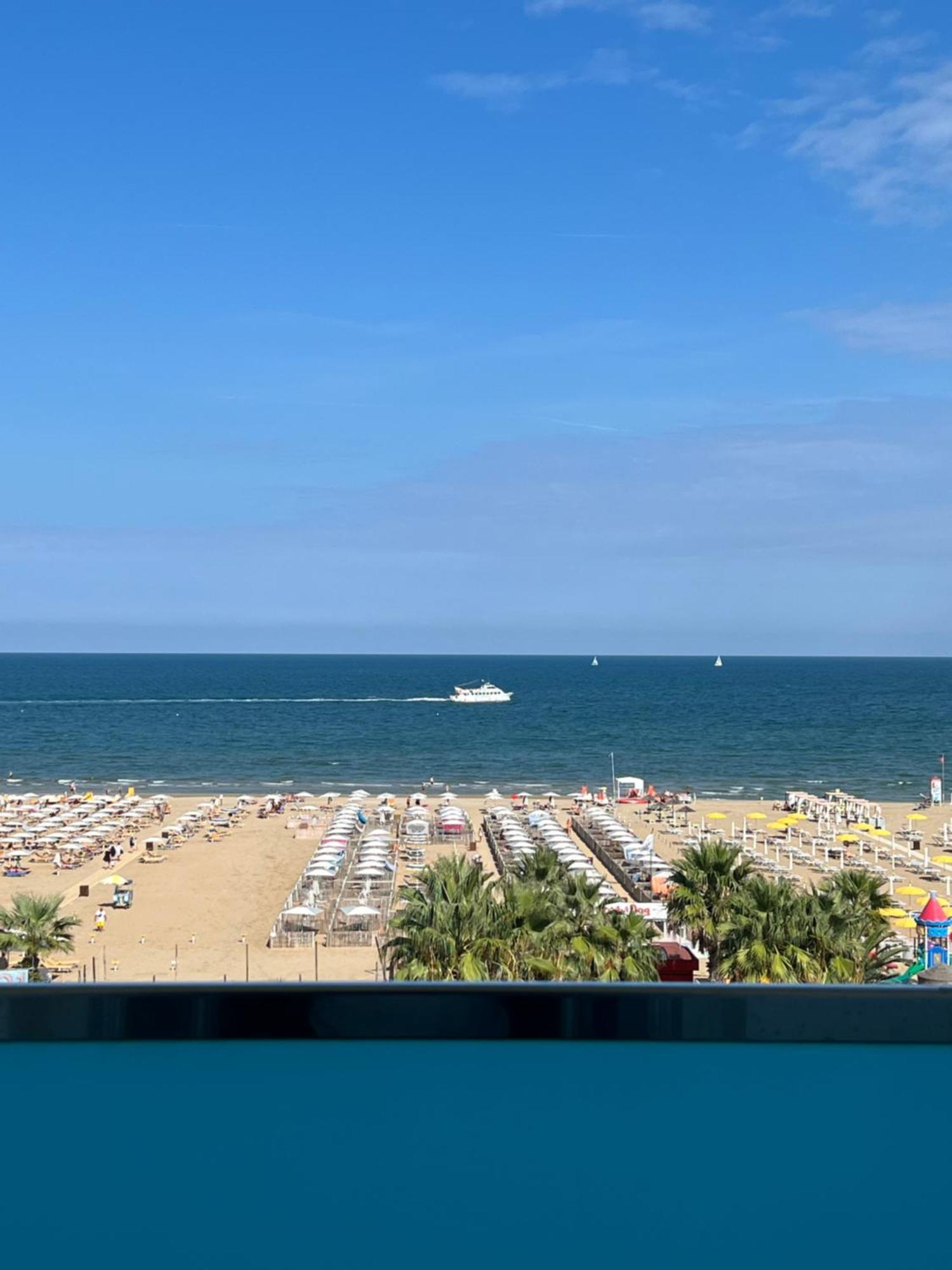 Hotel Spiaggia Marconi Ρίμινι Εξωτερικό φωτογραφία
